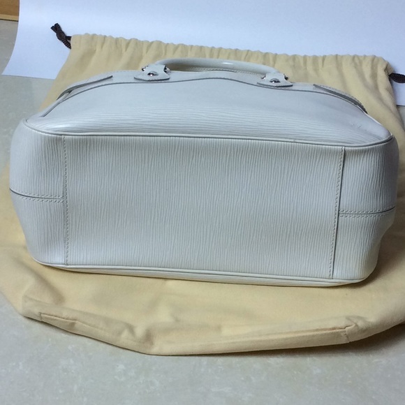 Preowned Louis Vuitton Passy Epi Leather Handbag - Picture 5 of 8